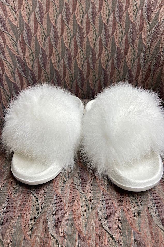 Chrissy Teigen Wears Custom Swarovski Glass Slippers In NYC | Swarovski  crystal shoes, Glass slipper, Chrissy teigen